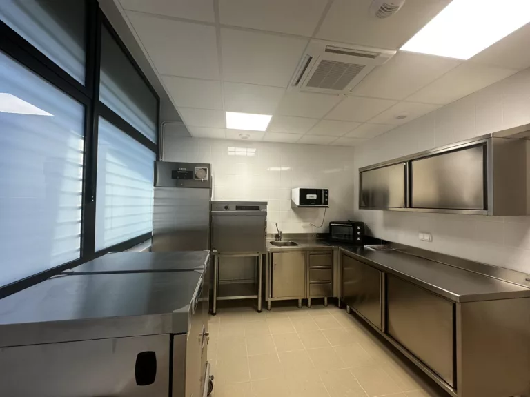 Cuisine professionnelle de la Crèche La Mer à Toulon