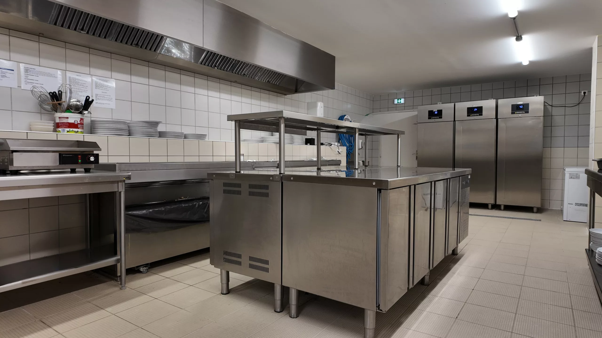 Installation d’une cuisine professionnelle à la crêperie Côté Breizh à Solliès-Pont (83)